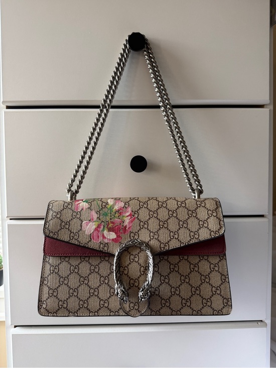 Gucci Handbags - Gucci Floral GG Supreme Shoulder Bag in Beige and Red